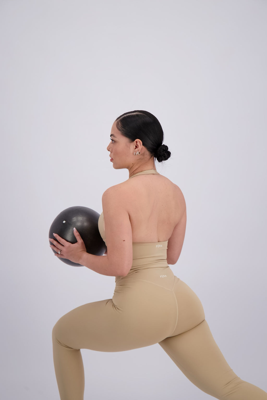 ESSENTIAL LEGGING